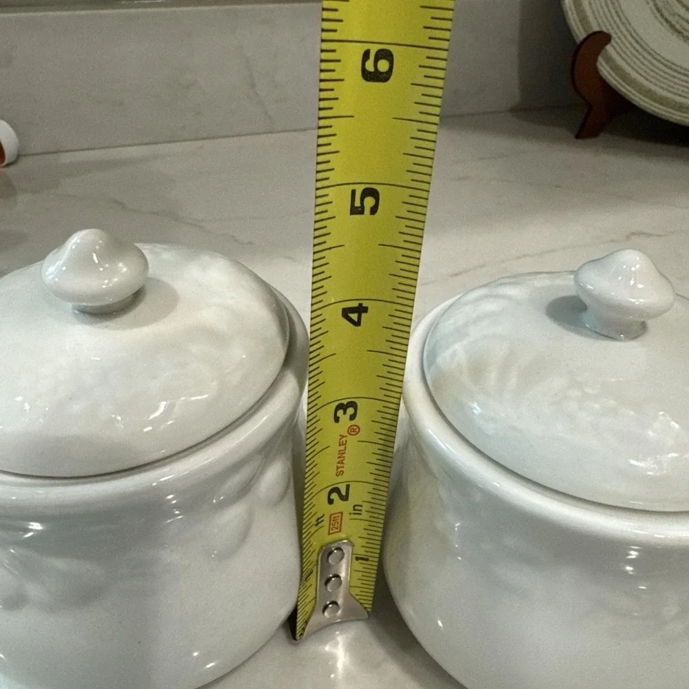 Gibson‎ Stoneware White Embossed Raised Fruit Design Sugar Bowl With Lid